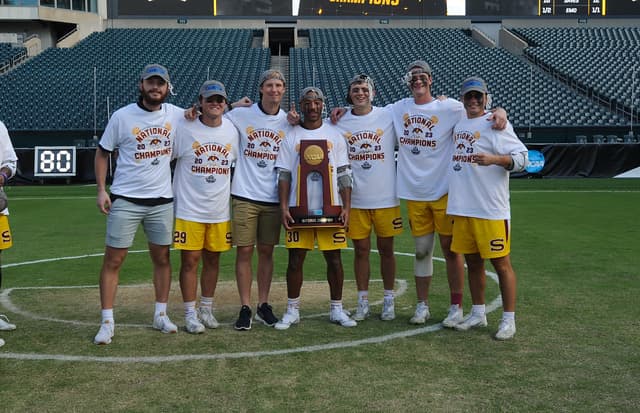 Salisbury Sea Gulls celebrating the 2023 D3 national title